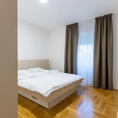 Apartment President Apartman 1 *